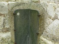 Pipi derrière l'église.