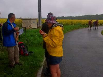 IMG 20160512 100721530  -->  P'tite pause à la sortie d'Irrevile