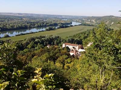 IMG 20160825 103207927  -->  Sur les hauteurs du château de la Roche Guyon