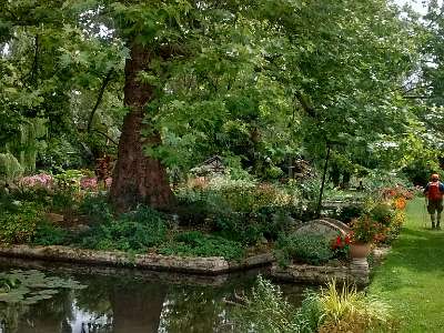 IMG 20160804 141038643 HDR  -->  Le Petit Versailles